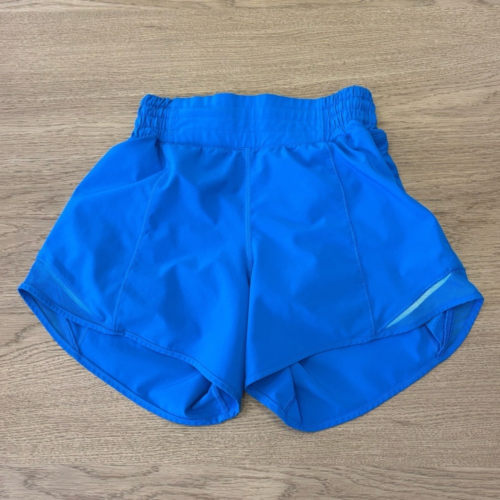 Lululemon Hotty Hot High Rise Shorts 4" In Poolside Size 2 - Picture 3 of 6